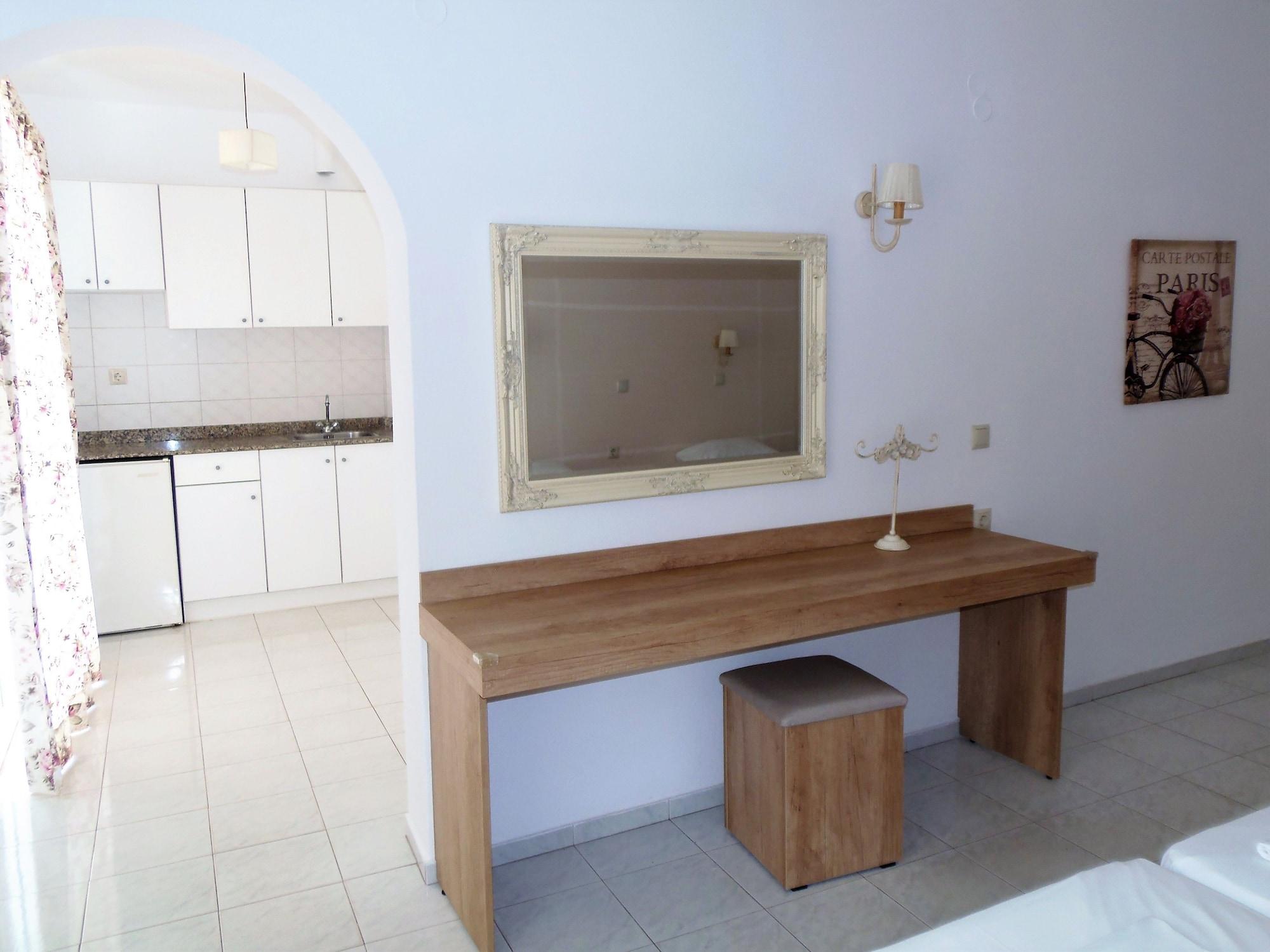 Emerald Hotel Малиа Екстериор снимка