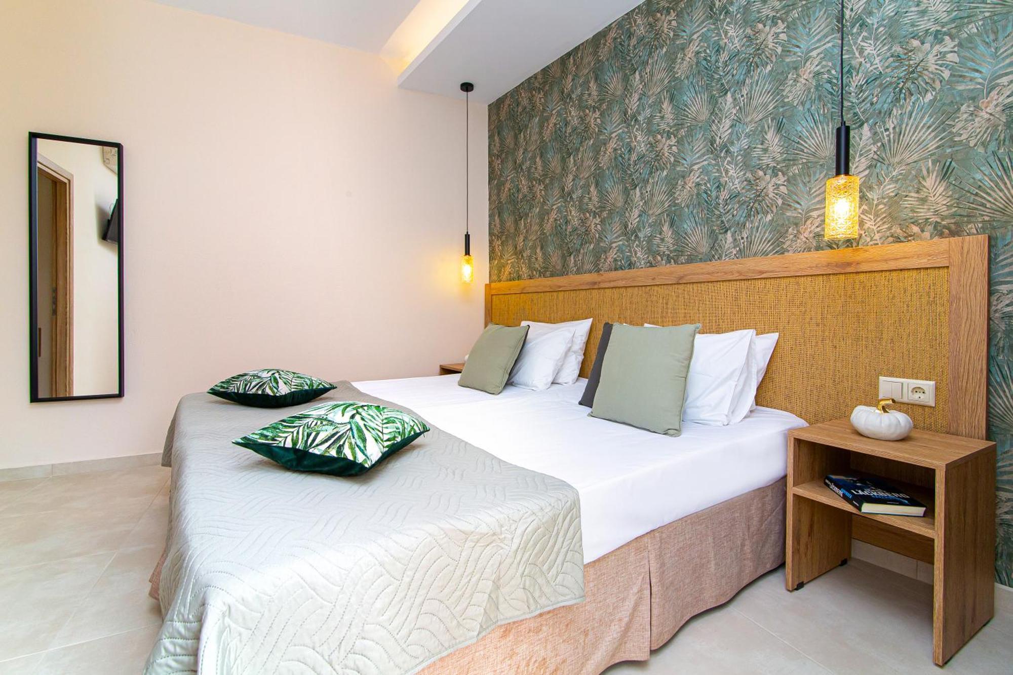 Emerald Hotel Малиа Екстериор снимка