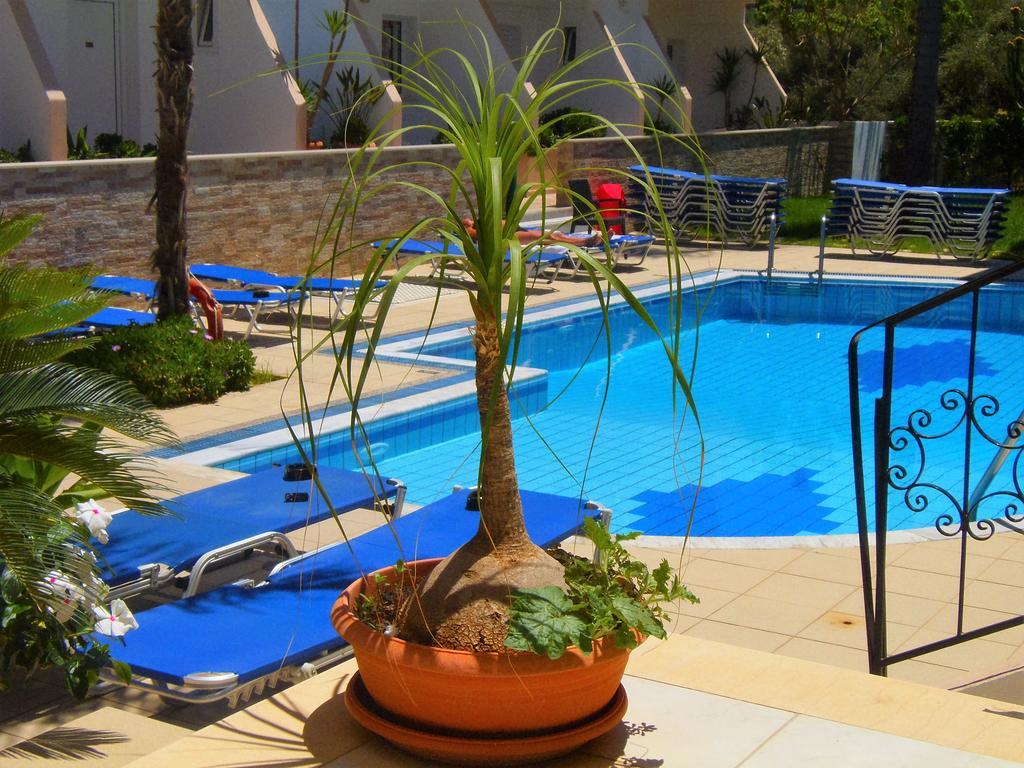 Emerald Hotel Малиа Екстериор снимка