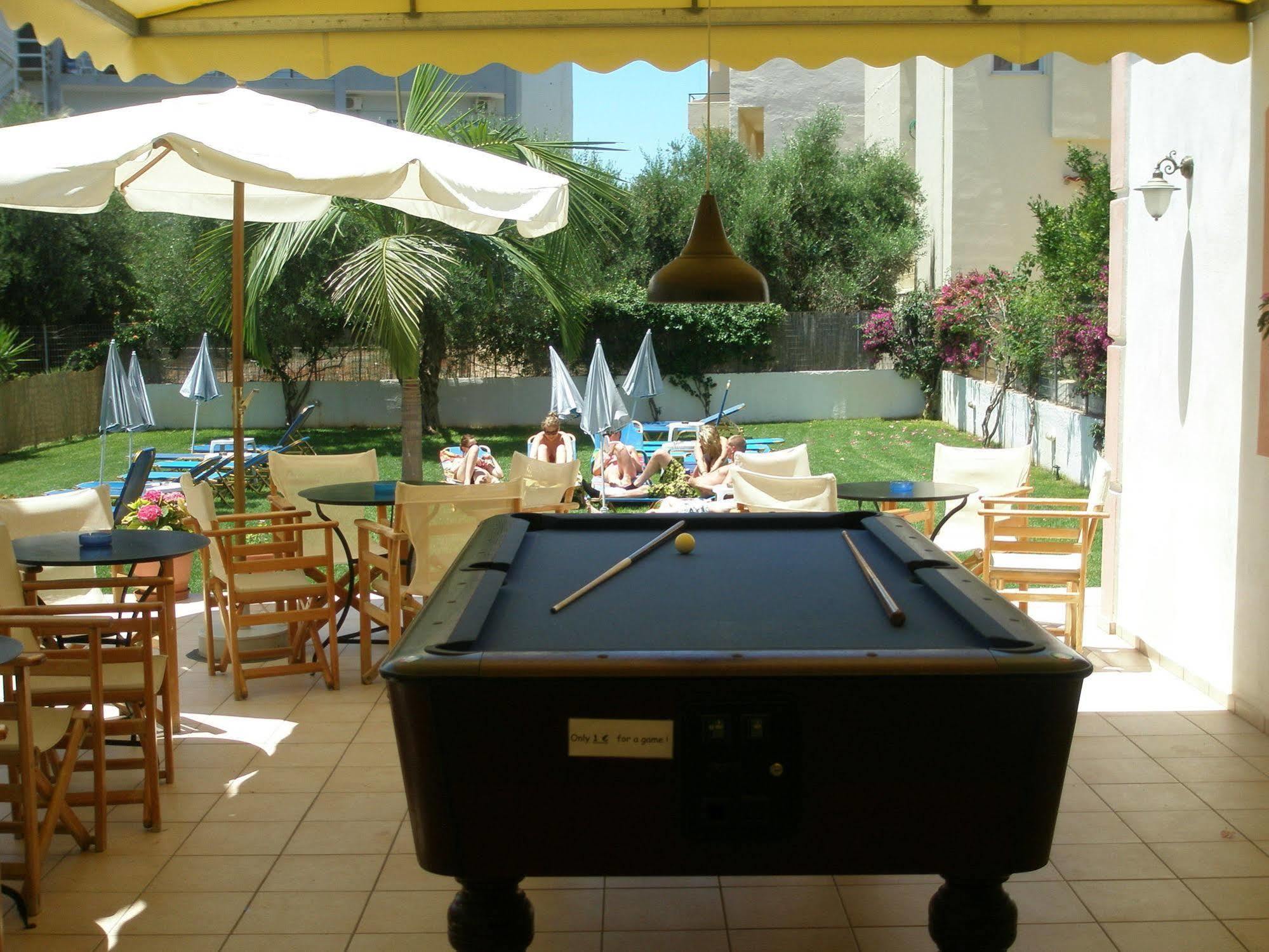 Emerald Hotel Малиа Екстериор снимка