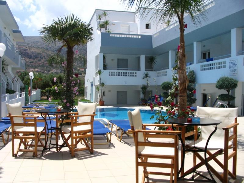 Emerald Hotel Малиа Екстериор снимка