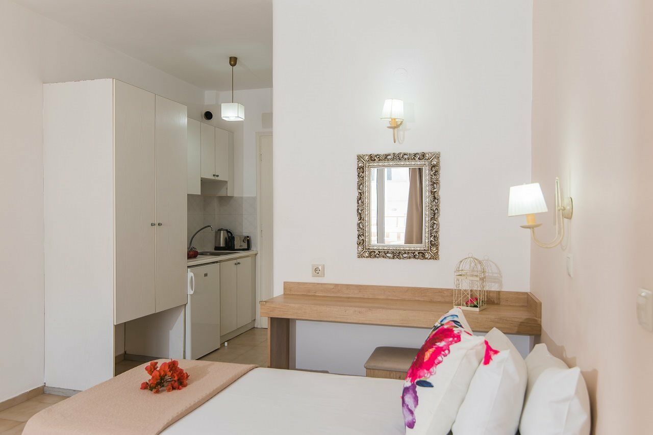 Emerald Hotel Малиа Екстериор снимка
